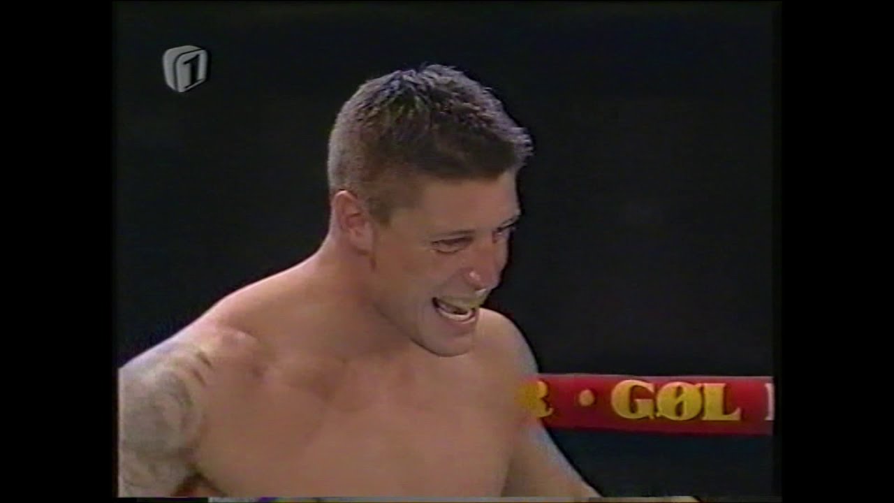 Mads Larsen VS. Rogerio Cacciatore