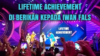 IWAN FALS mendapatkan LIFETIME ACHIEVEMENT di SCTV MUSIC AWARDS 2019