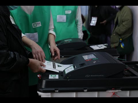 ცესკოს წევრი დიმიტრი ჯავახაძე ბათუმის 14 საარჩევნო უბანზე საპილოტე პროექტის პროცესს აფასებს