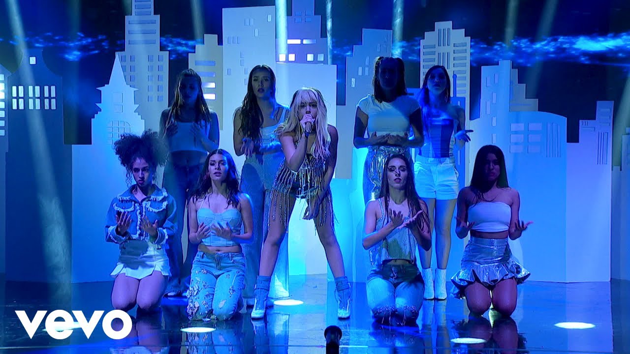 Danna Paola - Justified (En Vivo Desde El Streamtime/ LiveStream)