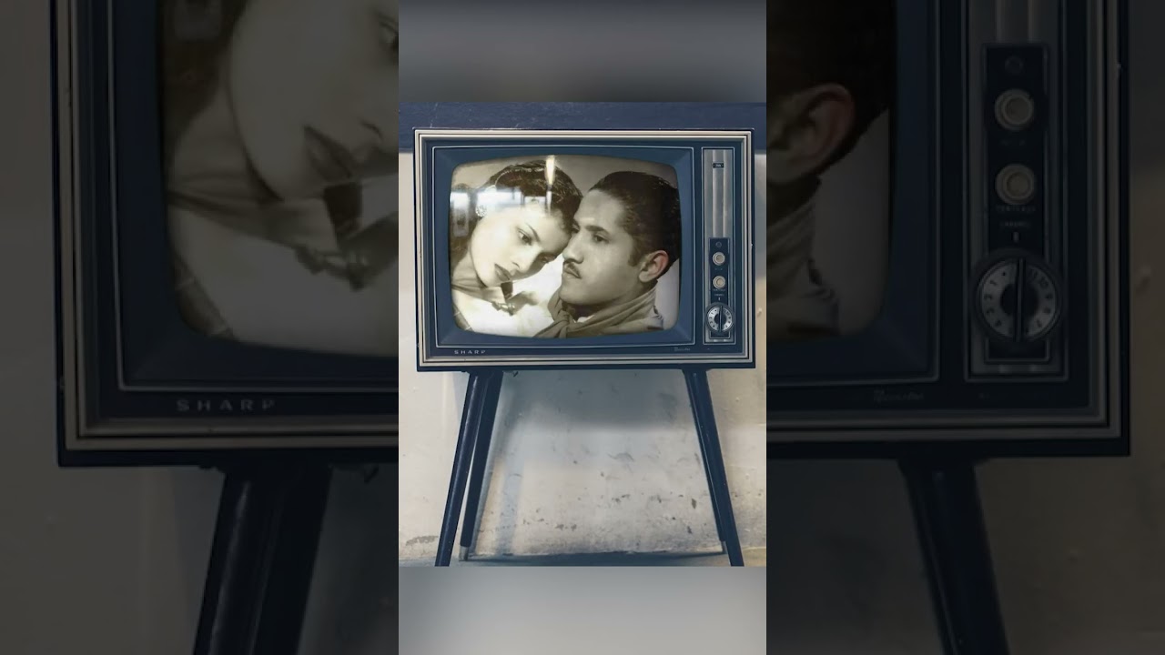 Transition from an old photograph to a colourized photograph. IG: @mauriciofandino @fandinochiarc