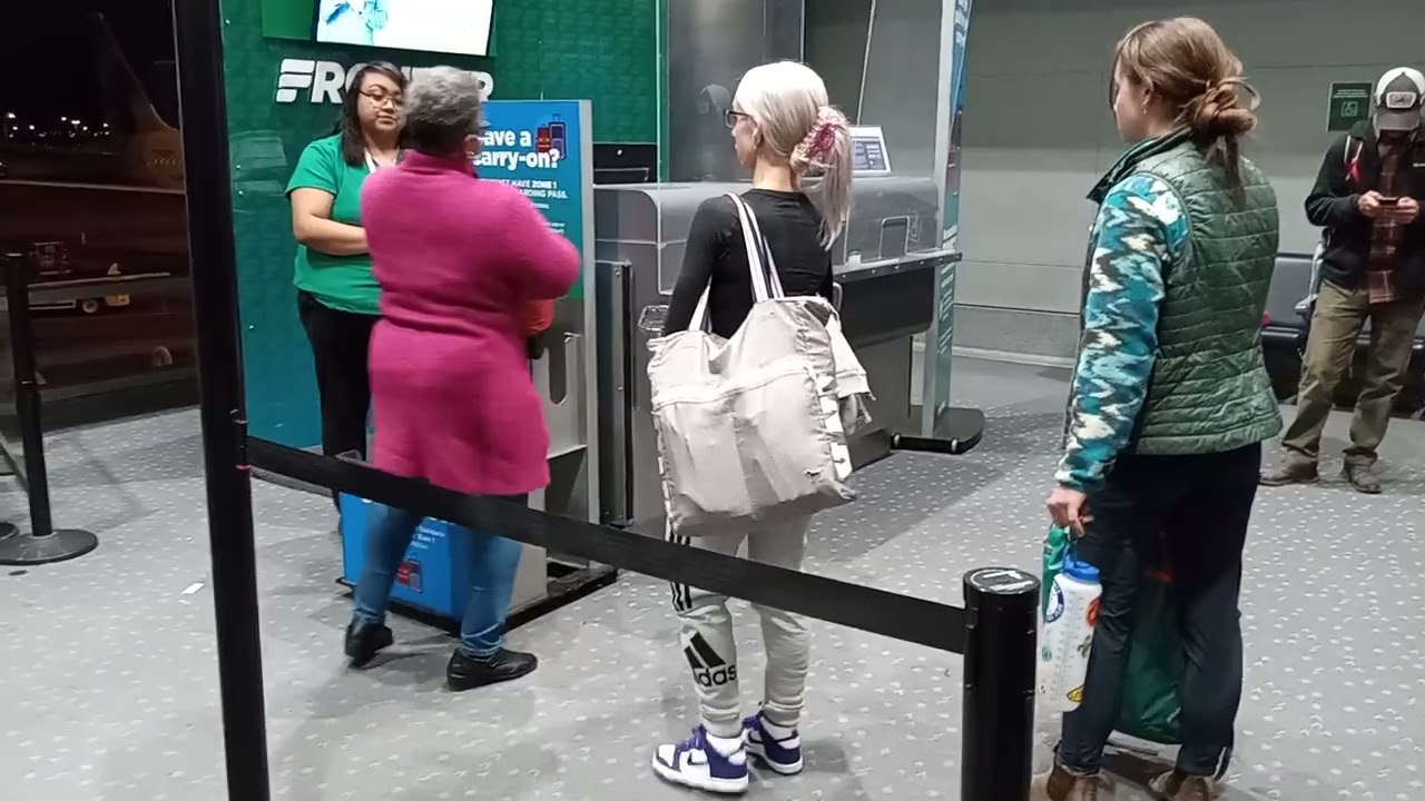 Frontier Airlines Looking For Oversized Personal Items To Charge 99 Dollar Carry On Fee