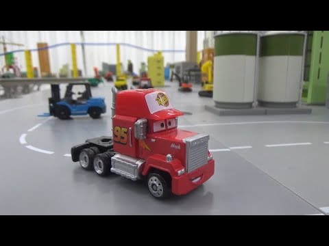 Disney Cars Mack Truck <strong>road</strong> drive toys <strong>play</strong> 디즈니 카 맥 트럭 도로 운전 장난감 놀이