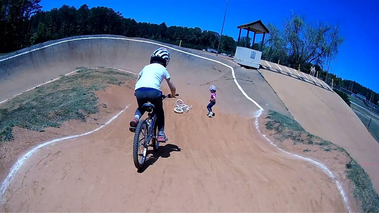 Karson at Sandy Ridge BMX - YouTube