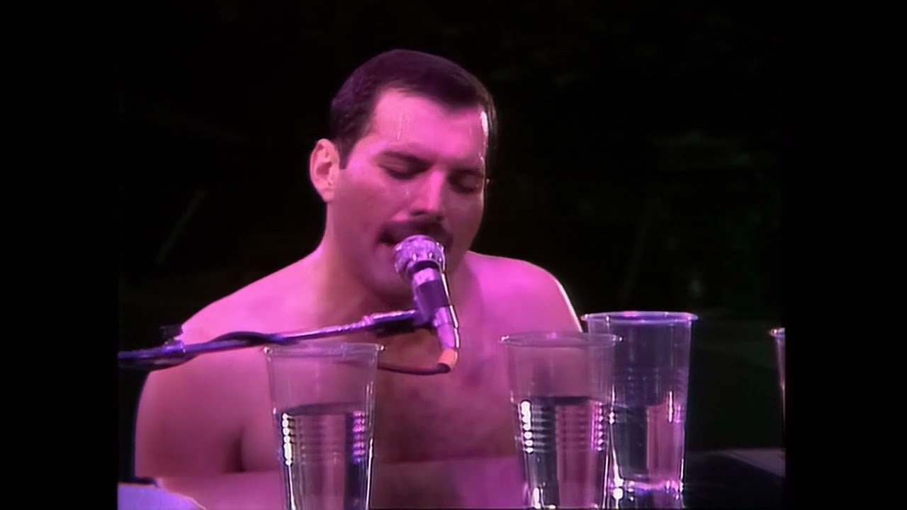 We Are The Champions - Queen Live In Wembley Stadium 12th July 1986 (4K - 60 FPS) 