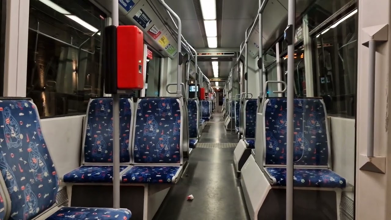 Bremer Straßenbahn AG - Kurze Mitfahrt im GT8N BSAG 3023 - Linie 1E von Huckelriede bis Domsheide