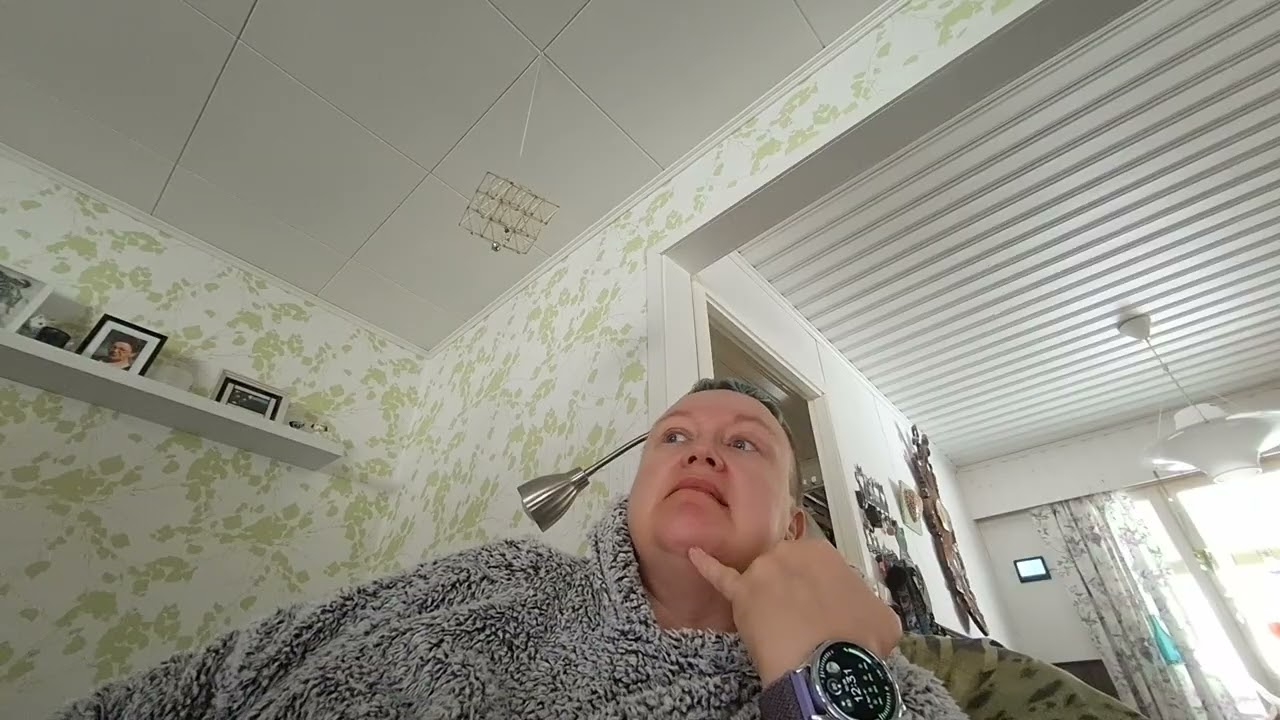 Lumimyräkkää odotellessa