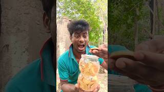 Keterampilan Bertahan Hidup: Ibu merebus jagung untuk dimakan anaknya #bushcraft #camping#survival