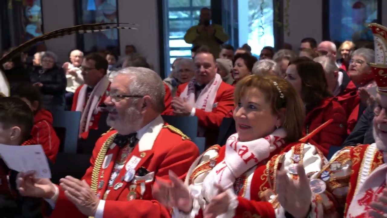 Wiegen für den guten Zweck | Aufwiegen des HKV-Prinzenpaares in Konserven zugunsten der Tafel HS