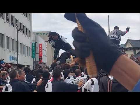 令和5年 松山道後秋祭り・喧嘩神輿鉢合わせ 道後村大御輿 対 築山大御輿