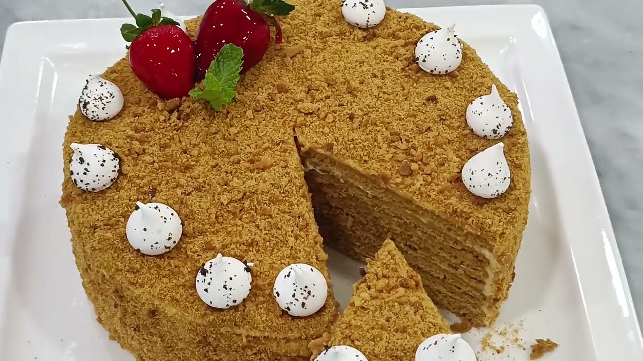 كيكة العسل الروسية 🍯 طبقات من السعادة هتاخدكم لعالم تاني ! honey cake