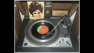 Neşe Karaböcek Unuttun Beni̇ Zali̇m