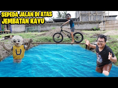 DRAMA BOCIL MELEWATI JEMBATAN KAYU PAKAI SEPEDA KESAYANGAN!!! SALAH SEDIKIT JATUH KE AIR!!!