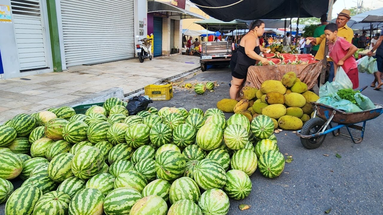 FRUTAS DE R$ 1,00 NA FEIRA EM PANELAS-PE.  OLHA ISTO BRASIL!