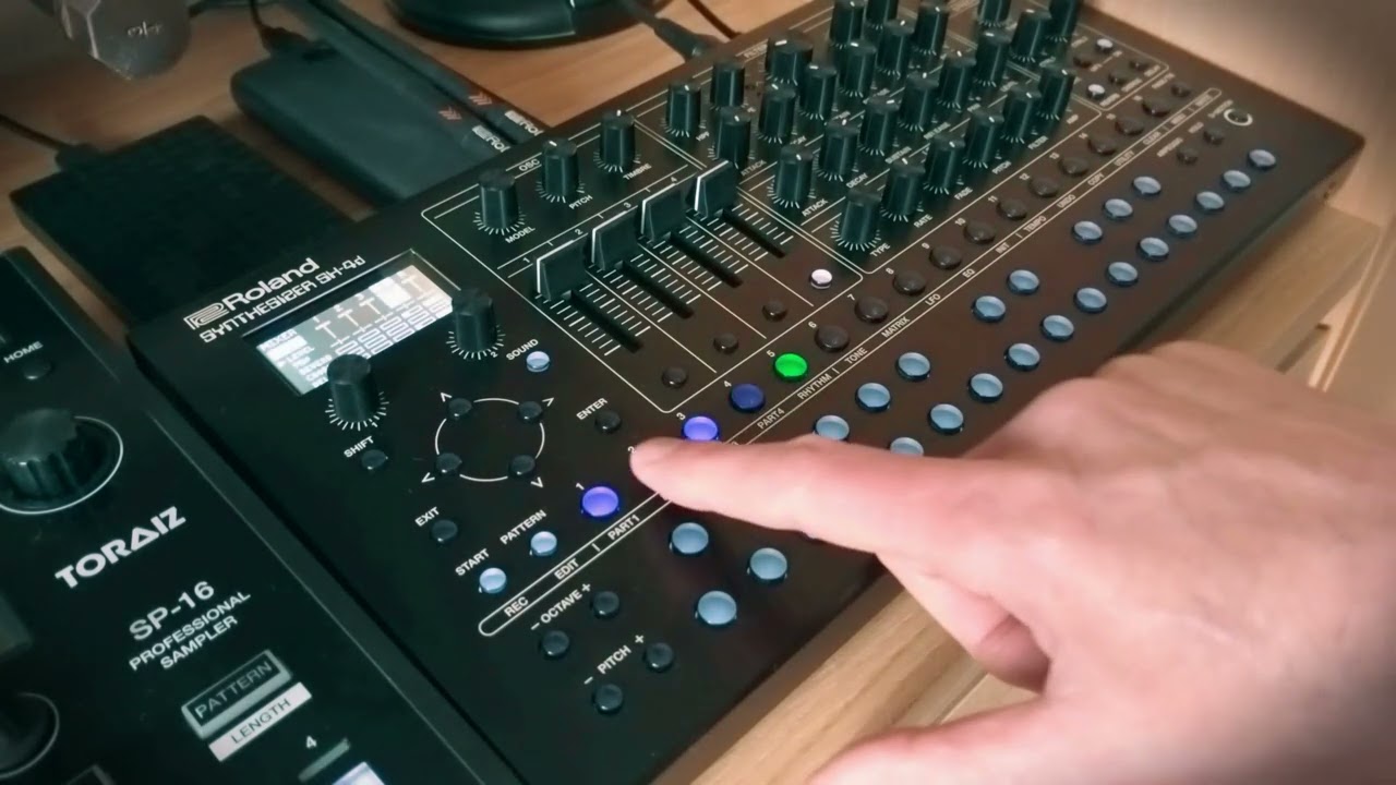 Roland SH-4D / 'Lucid'