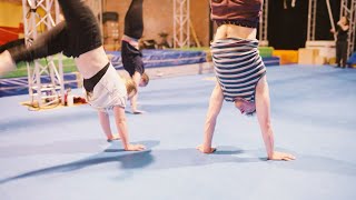 Lessen Acro-circus voor volwassenen bij Ell Circo D’ell Fuego