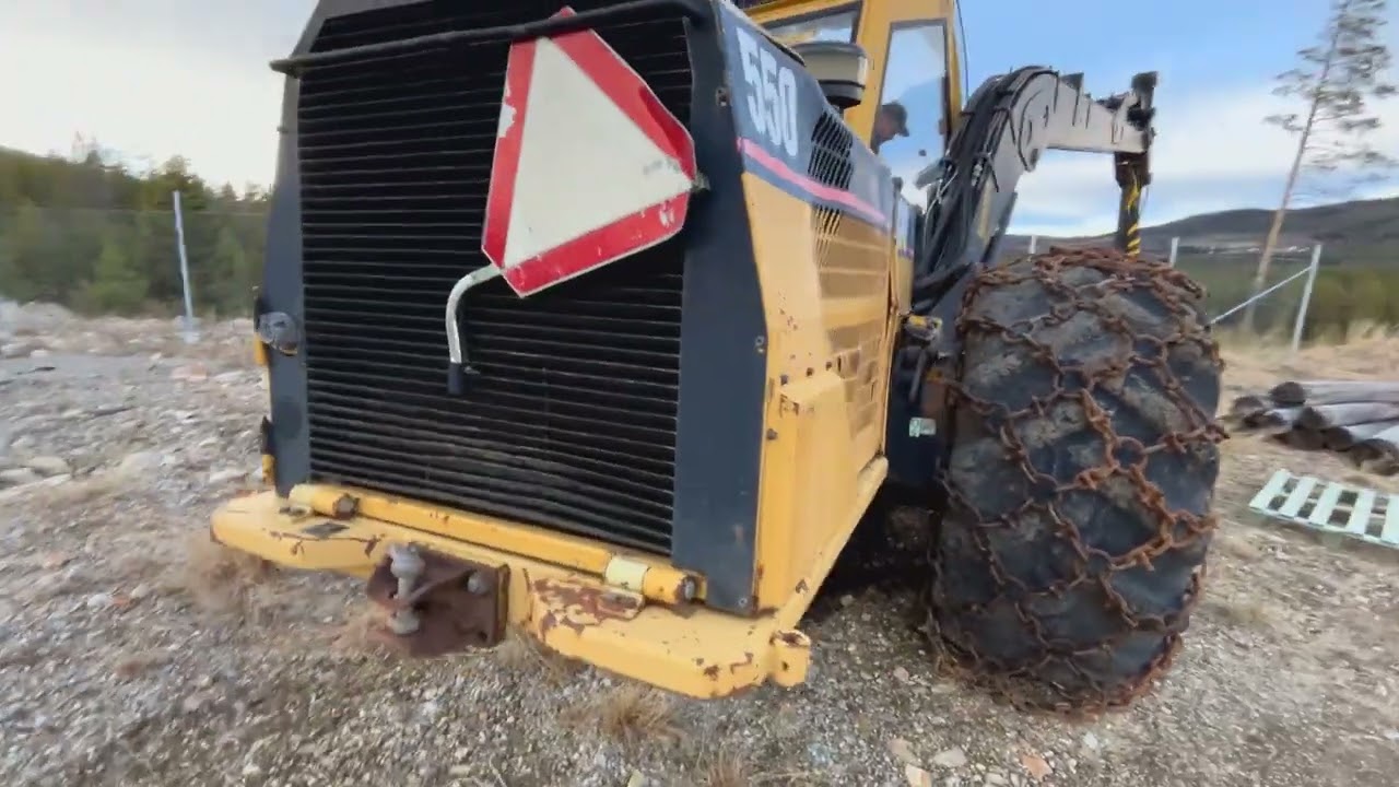 Skördare Caterpillar 550
