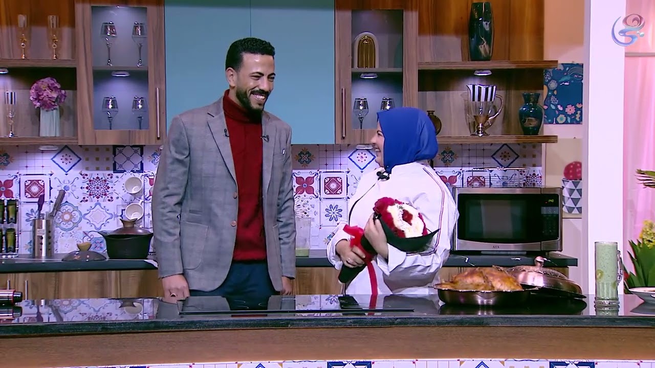 مفاجاة غير متوقعة لصدفه جاد.. دخول جوزها على الهواء بالورد