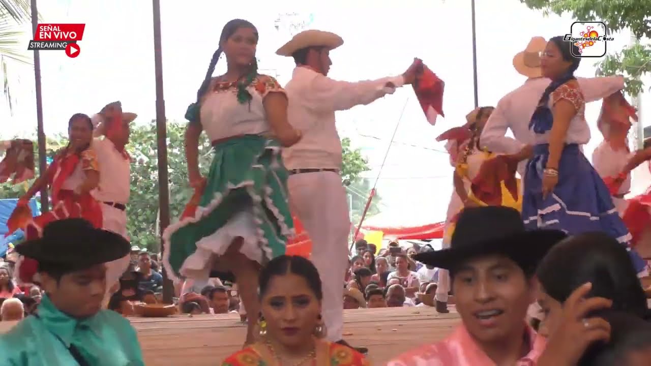 Delegación San Juan Cacahuatepec (Chilenas) presente en la Feria Anual Guelagosto Huaxpaltepec 2022