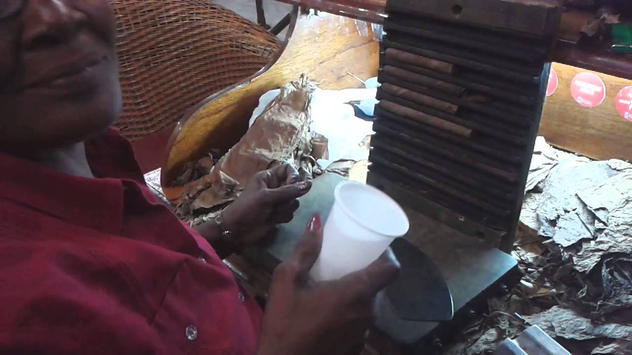 Elaboración Artesanal de Habanos (La Habana, Cuba)