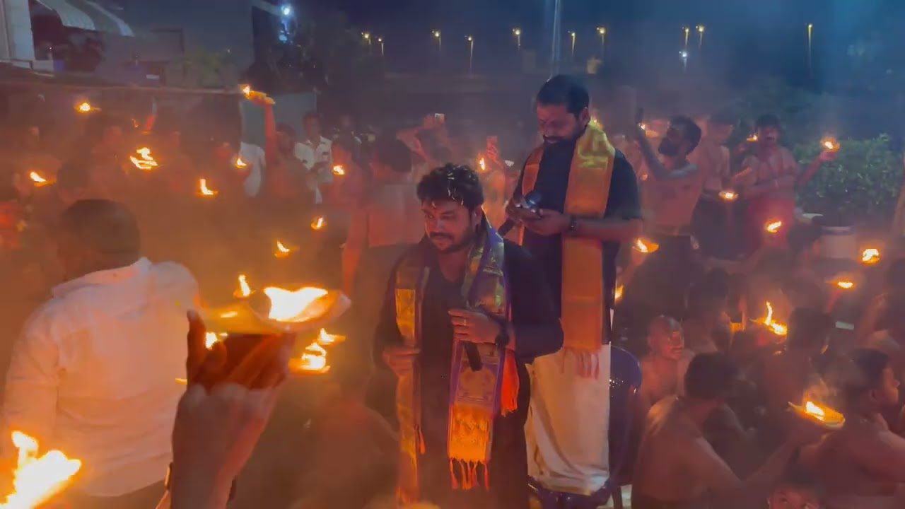 ఎన్నెన్ని దీపాలో పది వేల రూపాలో 