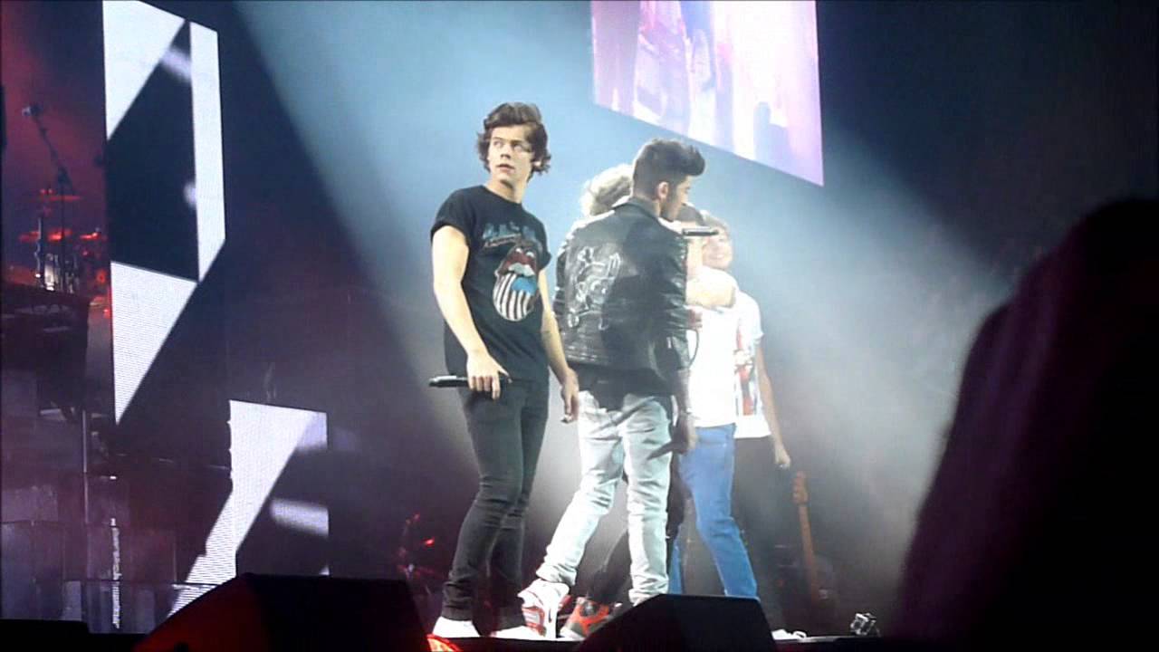 1D TMH Tour FRONT ROW - Loved You First (24/02/13)