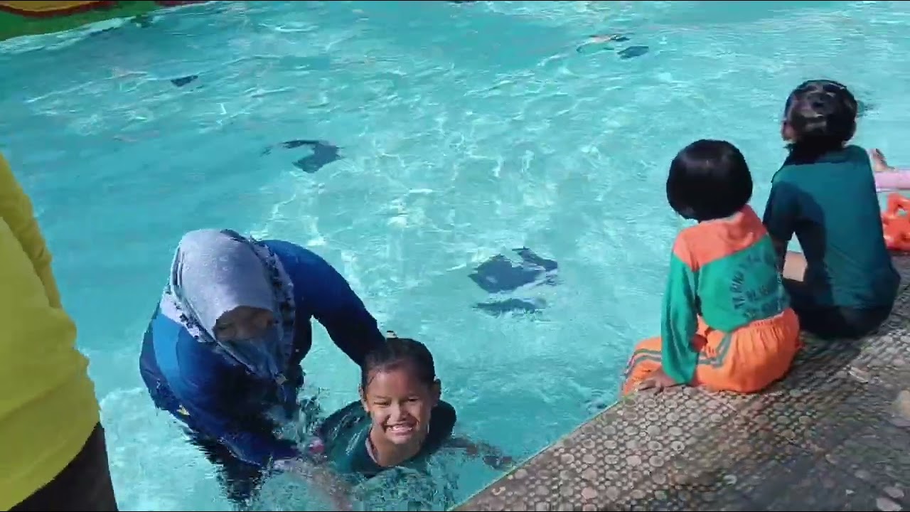 Ekstrakurikuler Renang bersama Pangeran Timoer Swimming Club 