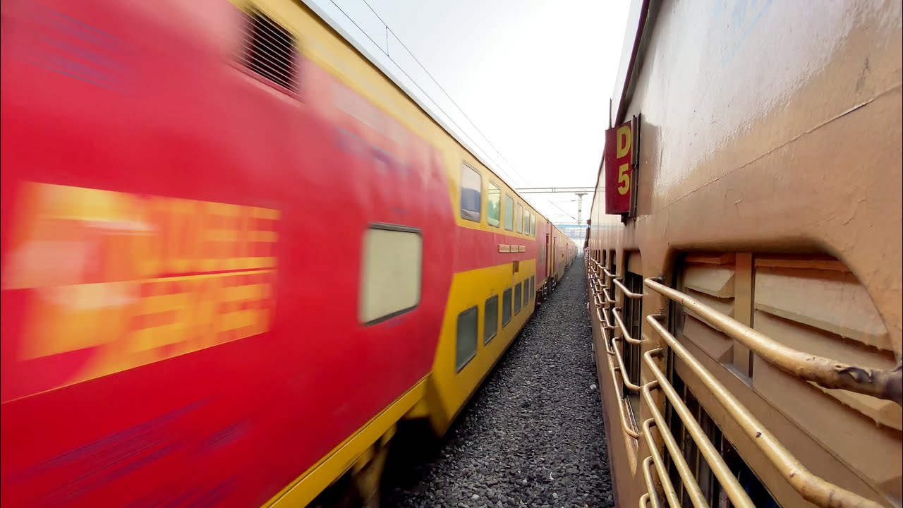 Double Decker Overtakes Pinakini Sf & Ernakulam - Patna Sf Overtakes Krishna Exp | Indian Railways