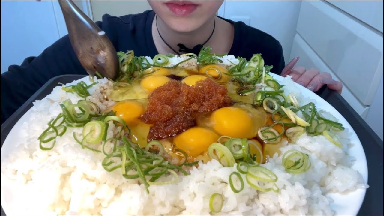 【ASMR、咀嚼音】Raw Egg on Rice！とびっこ入り卵かけご飯！