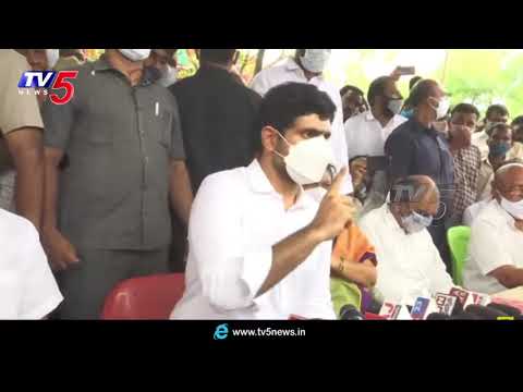 బాబాయ్ ని చంపిన వాడు ఇప్పుడు ప్రజలను.... | Nara Lokesh in Kurnool | TV5 News