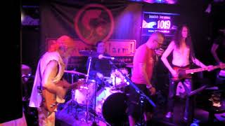 Räumungsalarm - Pflaumenbaum