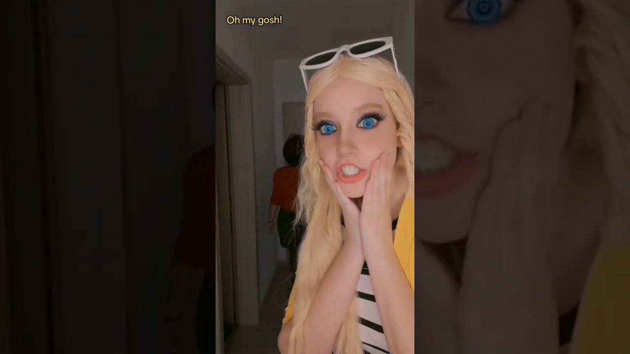 She's bald! | Lila Rossi and Chloé Bourgeois (@witchera_) #cosplay | Miraculous Ladybug