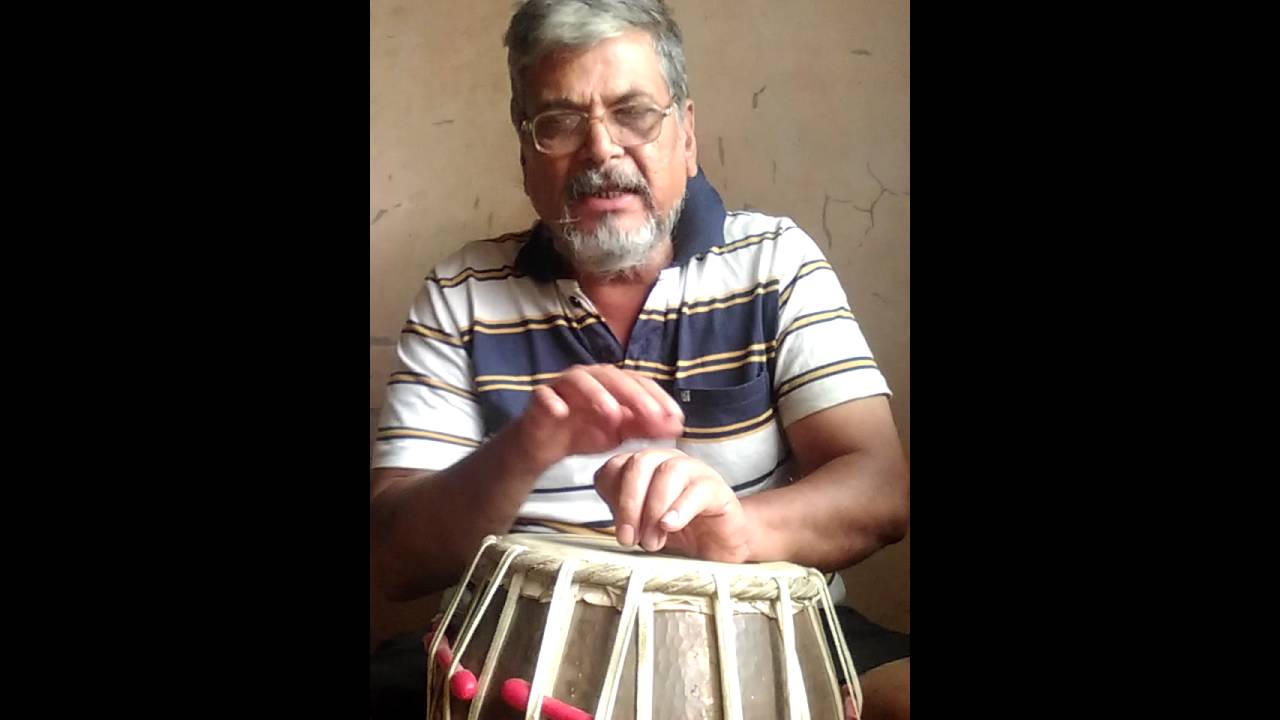 Ahmedjan Thirakwa's technique of playing the baya Part 1 of two.