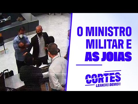 Ministro Bento Albuquerque na alfândega: "joias eram para Michelle Bolsonaro"