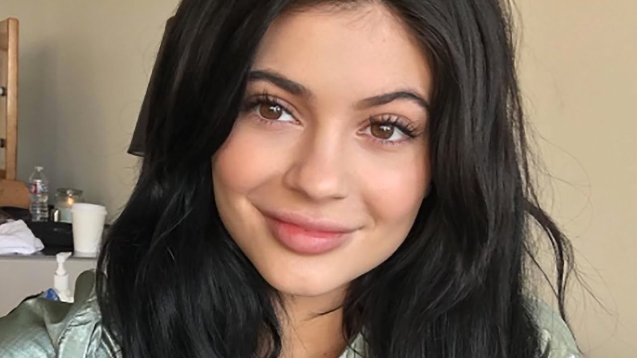 Kylie Jenner Swears by This $17 Acne Product - YouTube