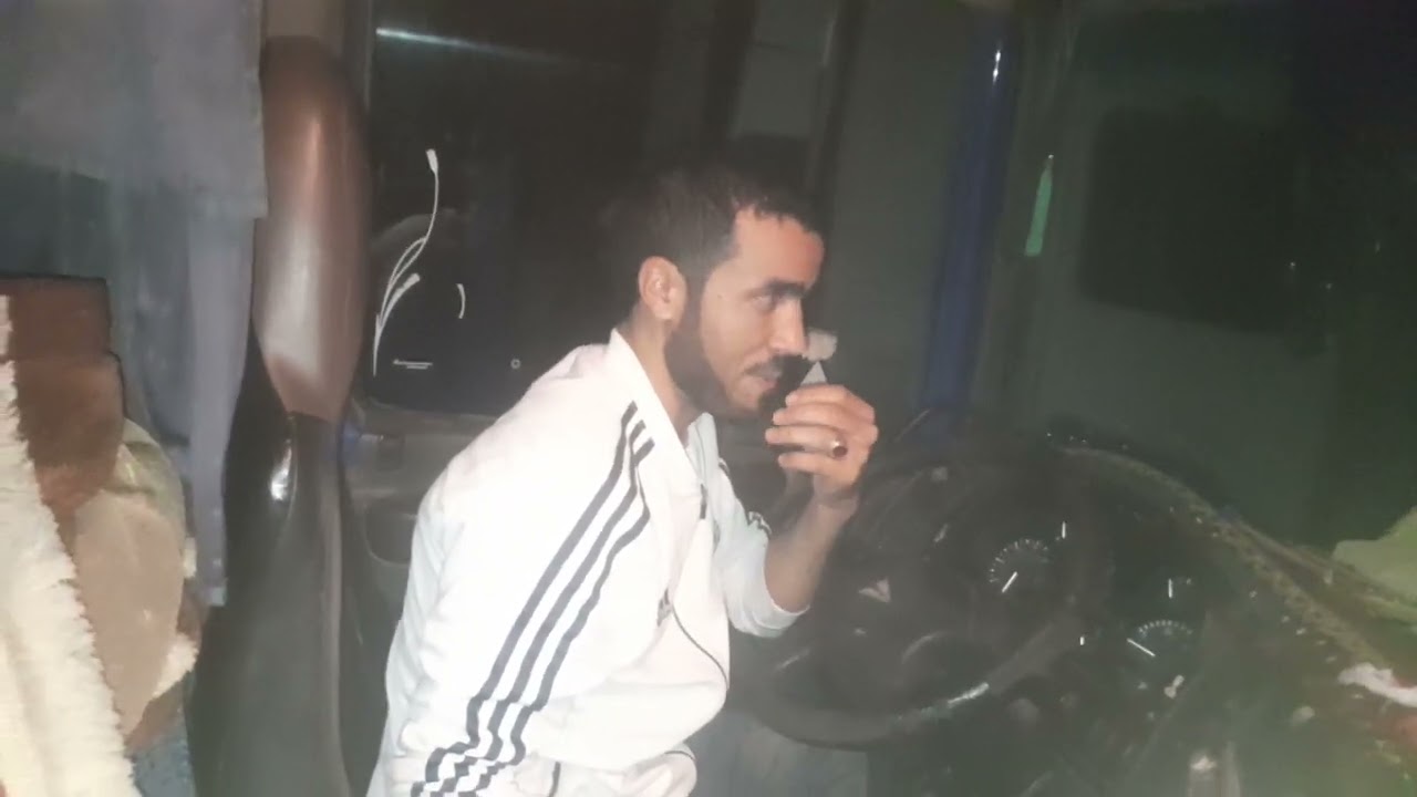 السلام عليكوم لي كايقلبو علا تاكريسونت هد السيد تا وحد معلمو تفرج