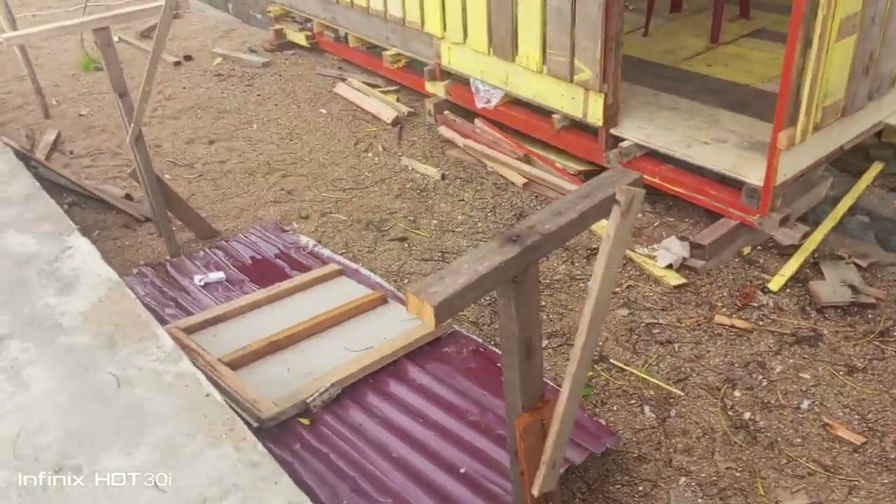 Diduga Kerja Asal Jadi, Baru Berapa Minggu Sudah Mau Ambruk