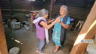 "Nos divertimos porque ya no hay quien nos p3gue"|Tía Josefina y Tía Nati.