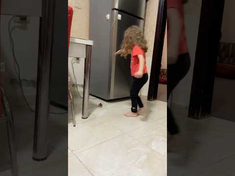 مقلبت صفا حطيتلا سحلية جنب البراد خافت