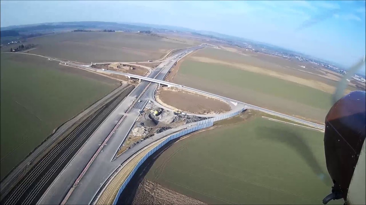 9 Přelet dálnice D11 a okolí