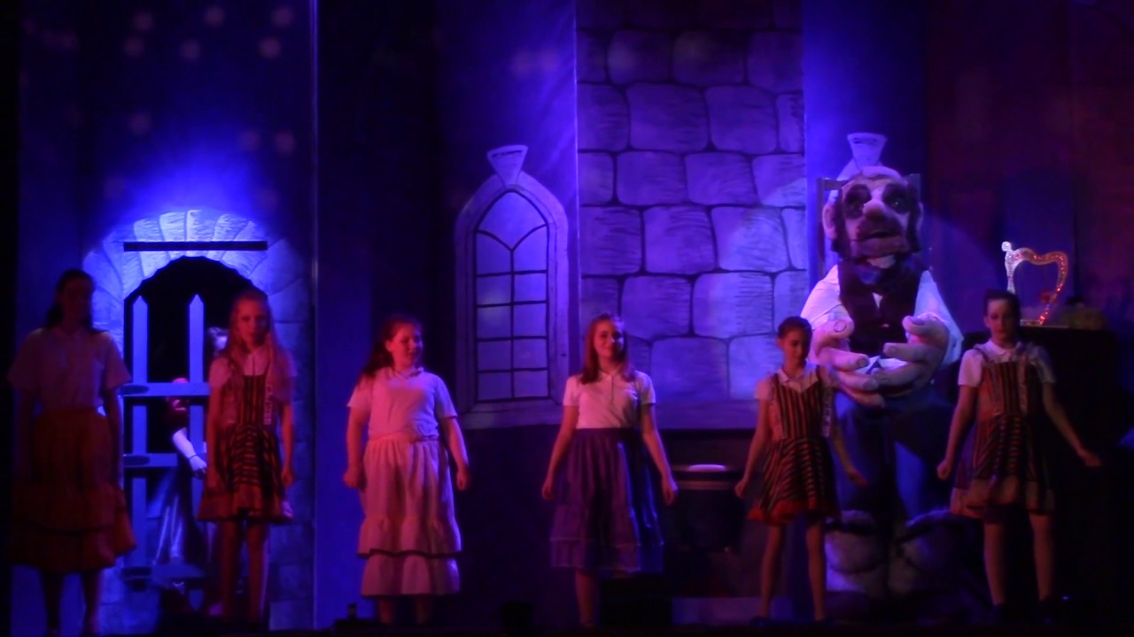 Jack and the Beanstalk 2017, The Giant