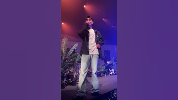 What’s an Eric Nam show like?‌#ericnam #에릭남 #houseonahilltour #teatime #taylorswift #erastour