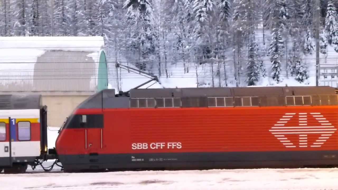 Swiss Trains: Airolo arcing, 01Jan14 - YouTube