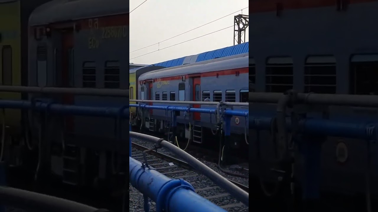 22702 Visakhapatnam UDAY Express Departure from Vijayawada Junction