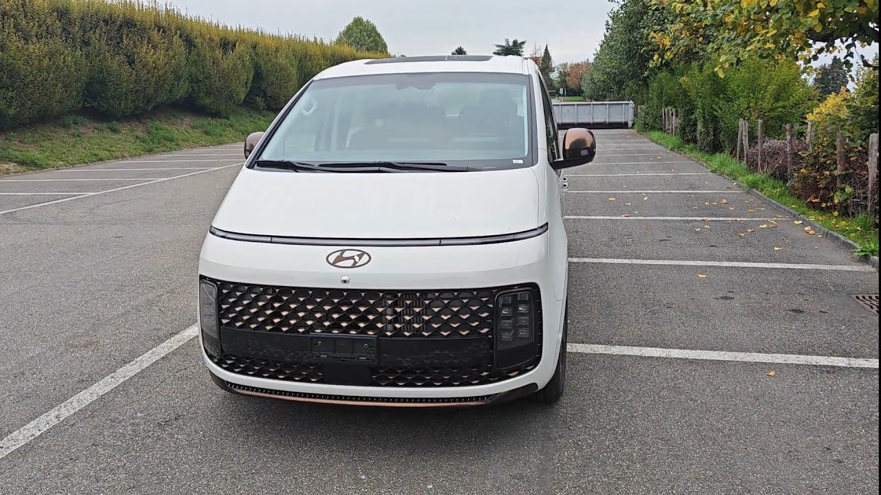 Hyundai Staria Premium (2025) - Interior