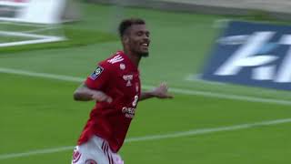 ✈ Quand Steve Mounié s'élève plus haut que tout le monde ça donne ça ????