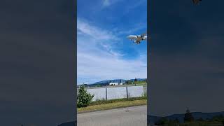 Impressionnant arrivée de Star alliance Brussel Airlines à Genève Cointrin #aviation #genève