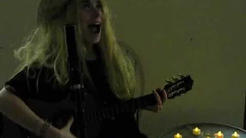 Agatha Smith Sings Open-Mic at The Crab House Rest...