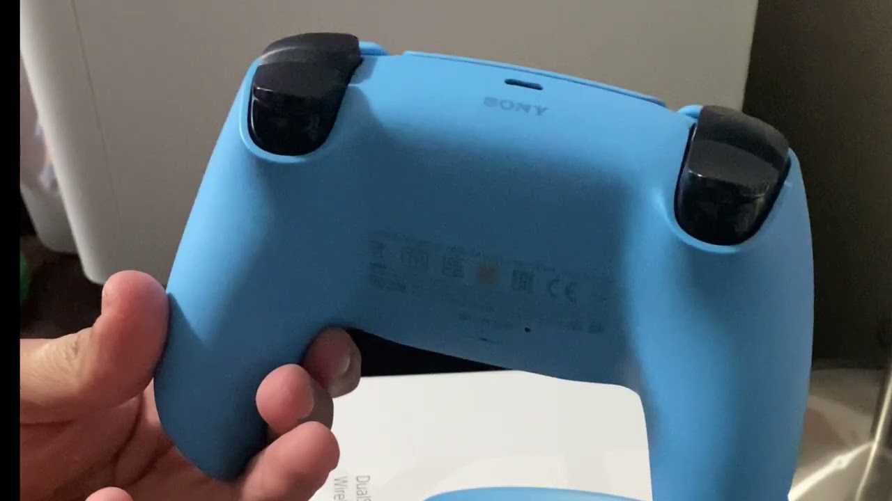 New Starlight Blue PS5 Controller Unboxing