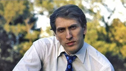 Bobby Fischer's BEST   games explained by GM Susan...